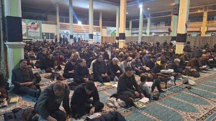 تصاویر/ نجوای عاشقانه با معبود در سومین شب قدر در میاندوآب