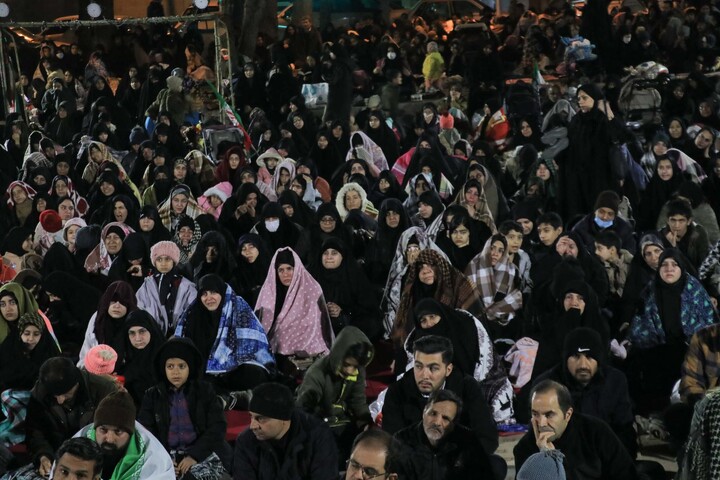 تصاویر| شب قدر 23 در پارک آزادگان بیرجند