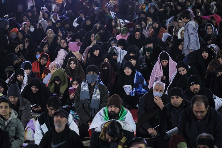 تصاویر| شب قدر 23 در پارک آزادگان بیرجند