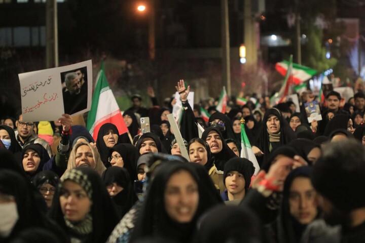 تصاویر| راهپیمایی دوازدهمین شب عزاداری شهادت رهبر انقلاب در بیرجند