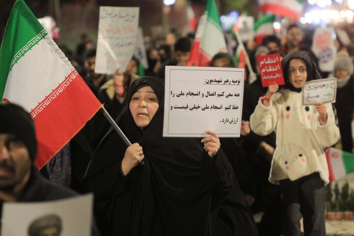 تصاویر| راهپیمایی دوازدهمین شب عزاداری شهادت رهبر انقلاب در بیرجند