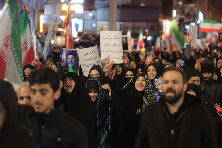 تصاویر| راهپیمایی دوازدهمین شب عزاداری شهادت رهبر انقلاب در بیرجند