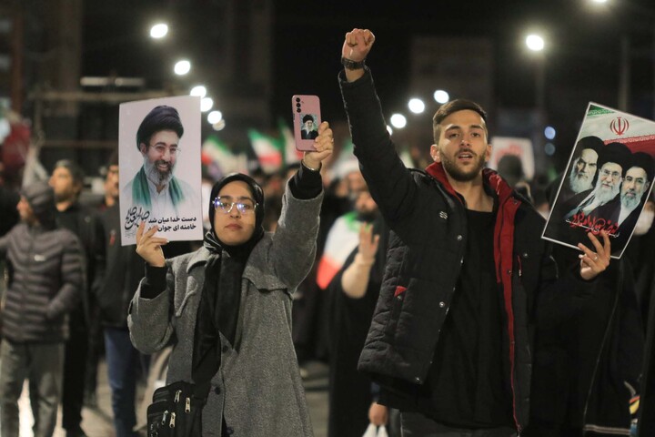 تصاویر| راهپیمایی دوازدهمین شب عزاداری شهادت رهبر انقلاب در بیرجند