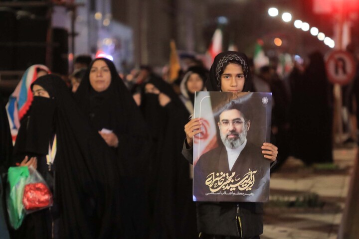 تصاویر| راهپیمایی دوازدهمین شب عزاداری شهادت رهبر انقلاب در بیرجند