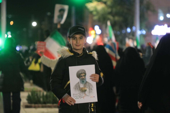 تصاویر| راهپیمایی دوازدهمین شب عزاداری شهادت رهبر انقلاب در بیرجند