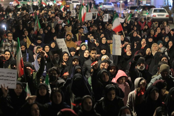 تصاویر| راهپیمایی دوازدهمین شب عزاداری شهادت رهبر انقلاب در بیرجند