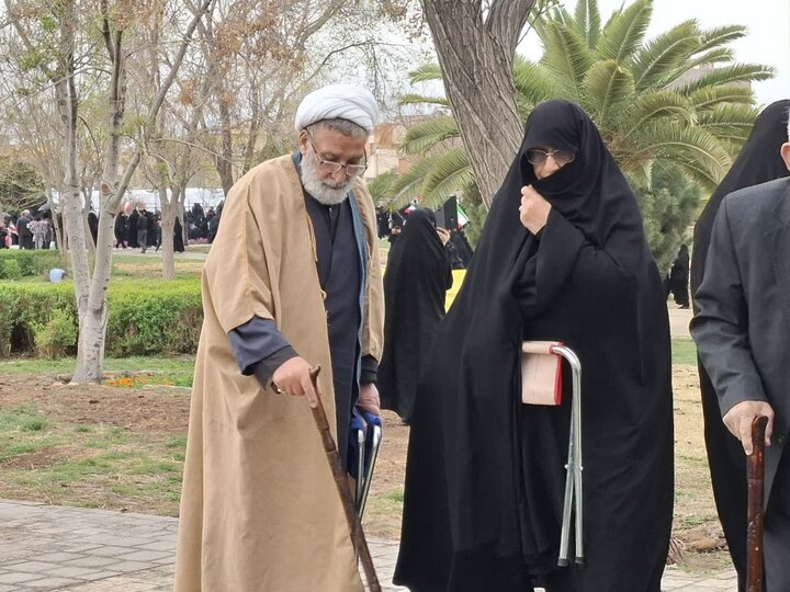 تصاویر/حضور طلاب و روحانیون کاشان در راهپیمایی روز جهانی قدس