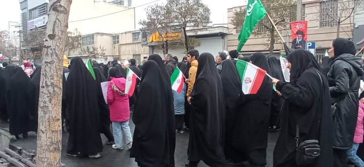 تصاویر/ حضور طلاب و کادر مدرسه علمیه فاطمه‌الزهرا اراک در راهپیمایی روز قدس