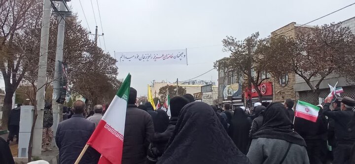 تصاویر/ حضور طلاب و کادر مدرسه علمیه فاطمه‌الزهرا اراک در راهپیمایی روز قدس