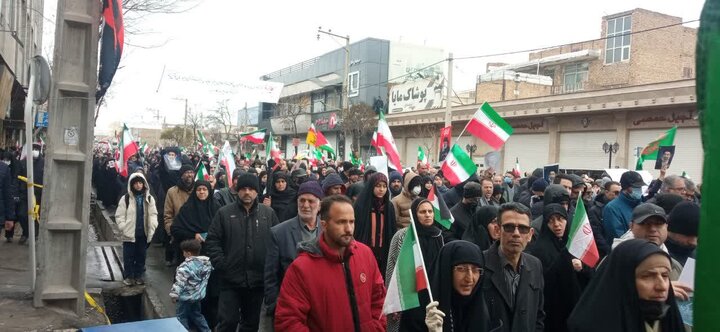 تصاویر/ حضور طلاب و کادر مدرسه علمیه فاطمه‌الزهرا اراک در راهپیمایی روز قدس