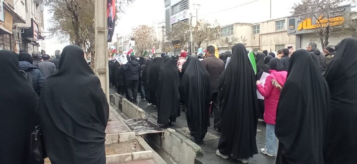 تصاویر/ حضور طلاب و کادر مدرسه علمیه فاطمه‌الزهرا اراک در راهپیمایی روز قدس