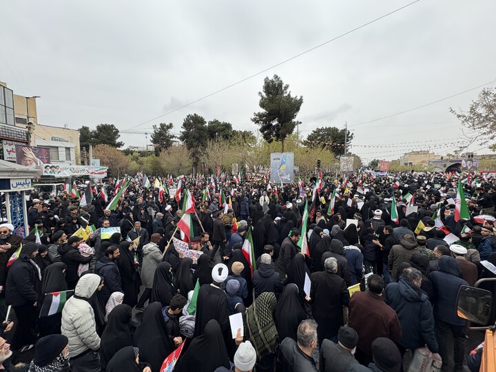 تصاویر / مراسم راهپیمایی باشکوه روز جهانی قدس در شهر مقدس قم