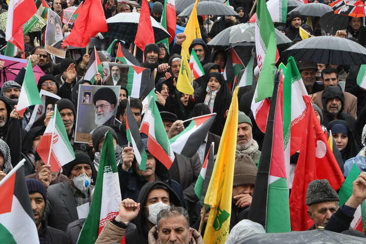 تصاویر / قیام دارالمومنین همدان در روز قدس زیر بارش برف
