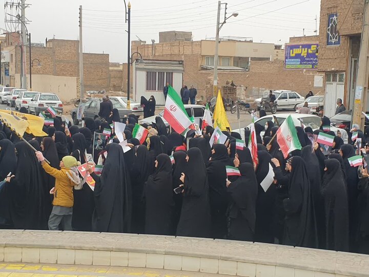 تصاویر حضور مردم مؤمن و انقلابی محمدآباد، یزدل ونوش آباد در راهپیمایی روز جهانی قدس