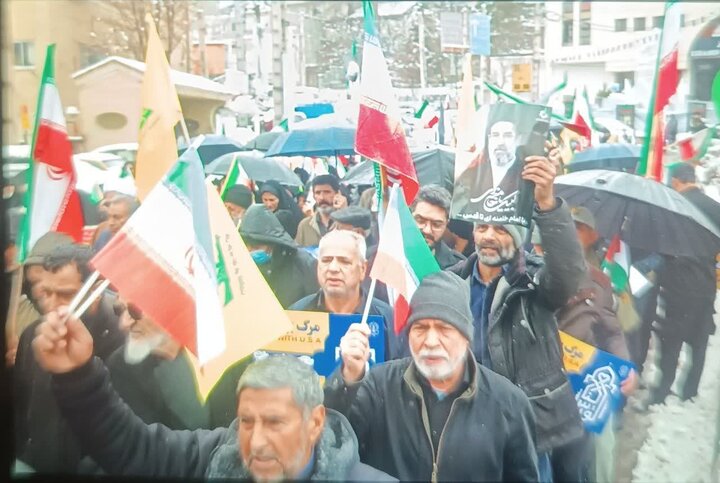 تصاویر/ بارش برف هم حریف اراده مردم شمیرانات در راهپمایی روز جهانی قدس نشد