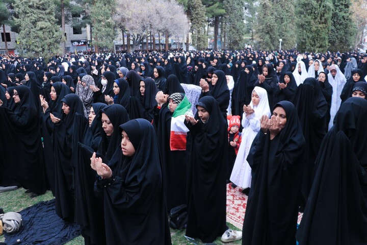تصاویر| نماز جمعه باشکوه روز قدس در بیرجند