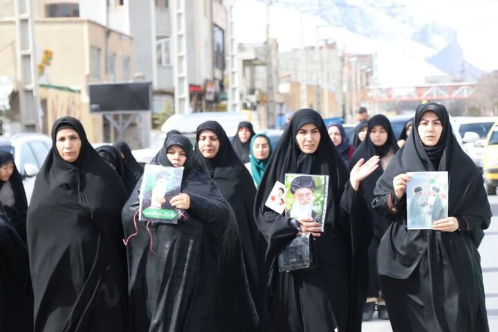 تصاویر/ حضور طلاب مدارس علمیه خواهران آذربایجان غربی در راهپیمایی روز جهانی قدس