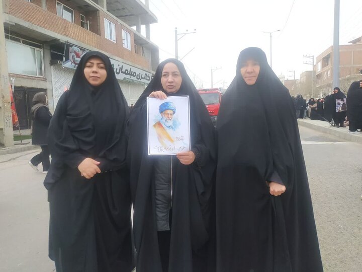 تصاویر/ حضور طلاب مدارس علمیه خواهران آذربایجان غربی در راهپیمایی روز جهانی قدس