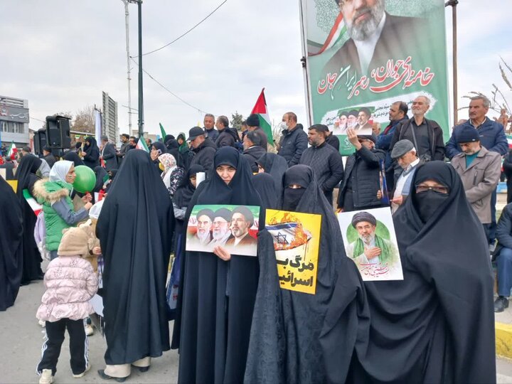 تصاویر/ حضور طلاب مدارس علمیه خواهران آذربایجان غربی در راهپیمایی روز جهانی قدس