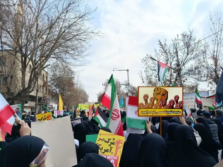 تصاویر/ حضور طلاب مدارس علمیه خواهران آذربایجان غربی در راهپیمایی روز جهانی قدس
