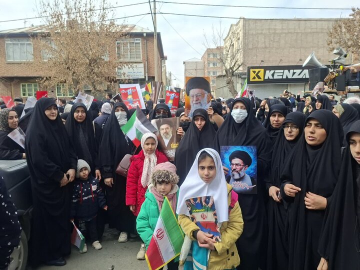 تصاویر/ حضور طلاب مدارس علمیه خواهران آذربایجان غربی در راهپیمایی روز جهانی قدس