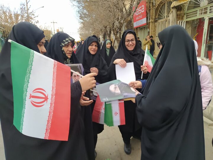 تصاویر/ حضور طلاب مدارس علمیه خواهران آذربایجان غربی در راهپیمایی روز جهانی قدس