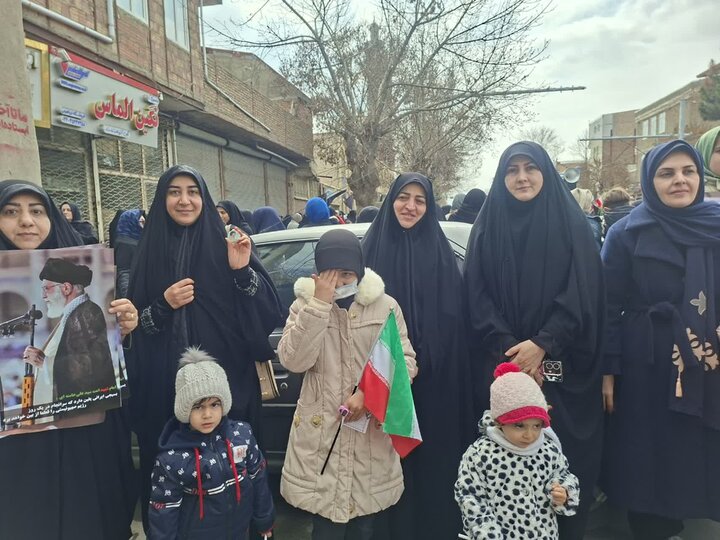 تصاویر/ حضور طلاب مدارس علمیه خواهران آذربایجان غربی در راهپیمایی روز جهانی قدس