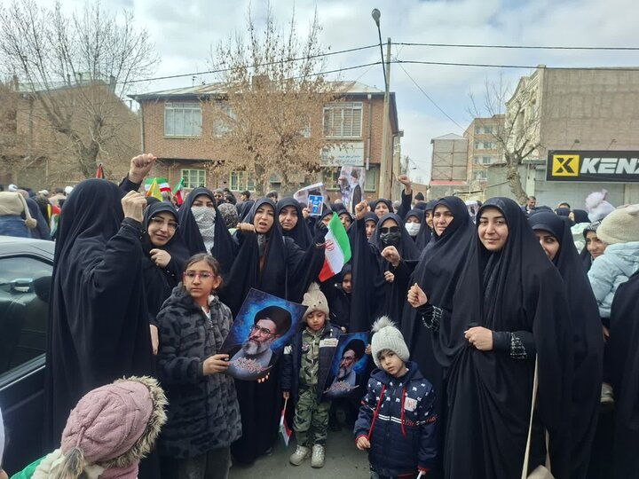 تصاویر/ حضور طلاب مدارس علمیه خواهران آذربایجان غربی در راهپیمایی روز جهانی قدس
