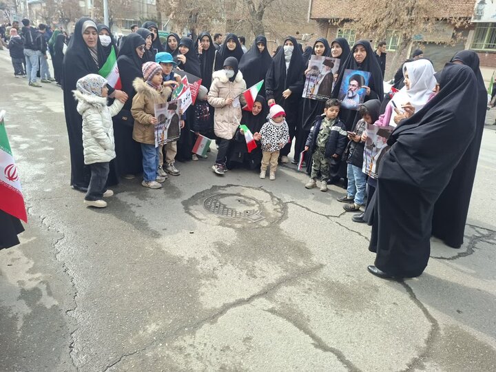 تصاویر/ حضور طلاب مدارس علمیه خواهران آذربایجان غربی در راهپیمایی روز جهانی قدس