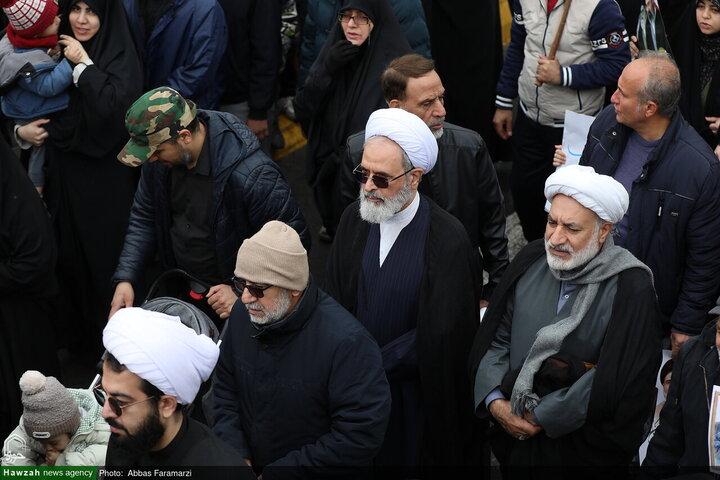 Photos/Qom se mobilise pour la Journée d’Al-Quds : l’appel du Guide entendu /un soutien populaire massif derrière le Guide