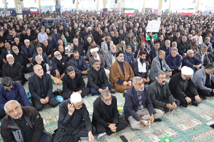 تصاویر/ حضور پر شور مردم در آیین عبادی سیاسی نماز جمعه شهرستان زاهدان