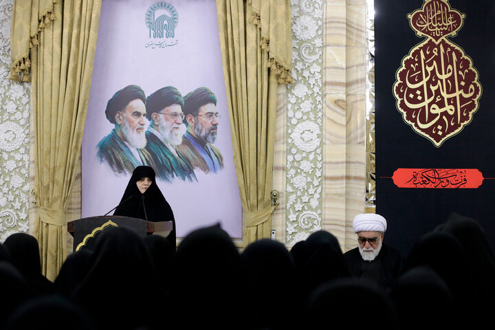 تصاویر/ دیدار جمعی از بانوان برگزیده مشهدی با تولیت آستان قدس رضوی