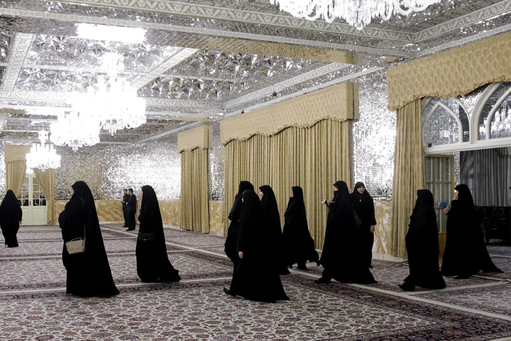 تصاویر/ دیدار جمعی از بانوان برگزیده مشهدی با تولیت آستان قدس رضوی