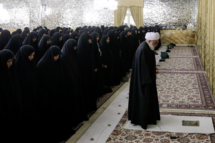 تصاویر/ دیدار جمعی از بانوان برگزیده مشهدی با تولیت آستان قدس رضوی