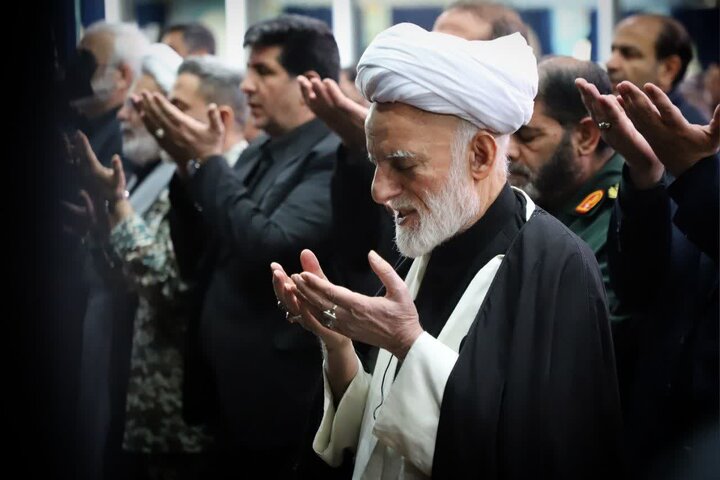 تصاویر/اقامه نماز بر پیکر سردار شهید اسلام سپهبد شهید محمد پاکپور و سرهنگ پاسدار حاج وحید هاشمی