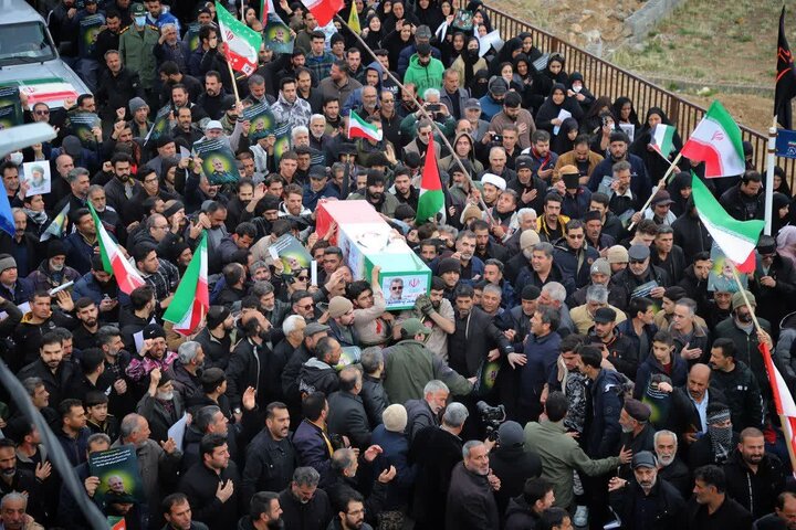 تصاویر/برگزاری مراسم تشییع و خاکسپاری سردار اسلام سپهبد شهید محمد پاکپور در روستای دهسد خنداب