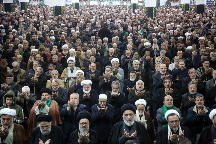 اقامه نمازجمعه یوم‌الله قدس به امامت آیت‌الله سعیدی
