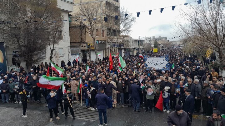 تصاویر / حضور کفن پوش روحانیون نهاوندی در روز جهانی قدس