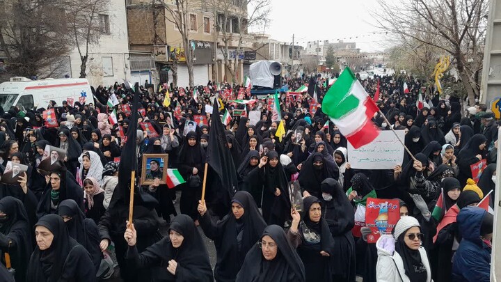 تصاویر / حضور کفن پوش روحانیون نهاوندی در روز جهانی قدس