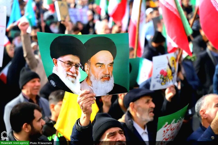 Mlipuko wa hisia za watu wa Qum katika kuadhimisha Siku ya Qudsi/ Kiapo cha utii cha umma kwa Walii wa Amri/ Tuko tayari kujitoa hadi roho kwa ajili ya Iran