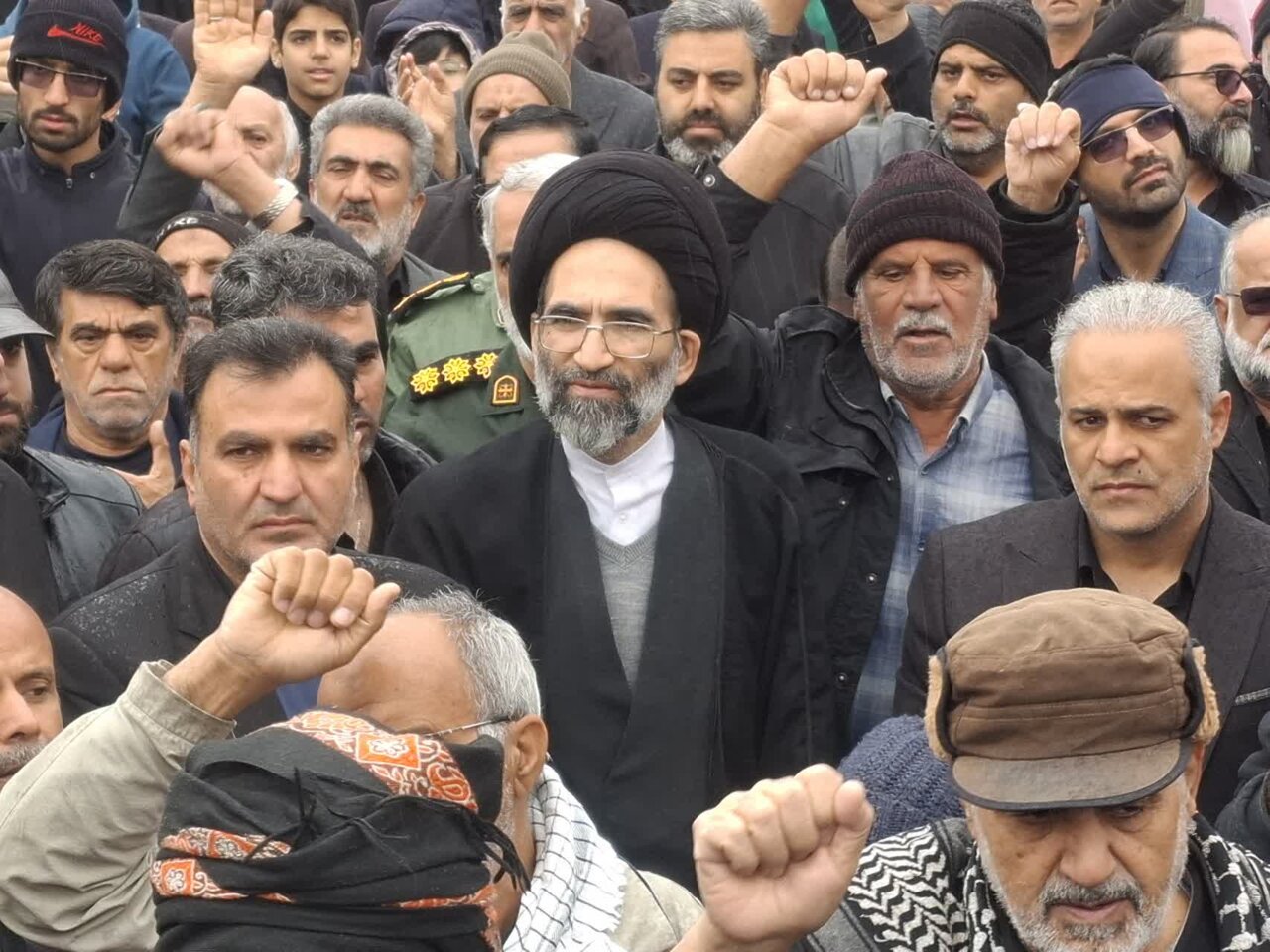 فریاد مرگ بر اسرائیل و مرگ بر آمریکا در دارالمؤمنین کاشان طنین‌انداز شد