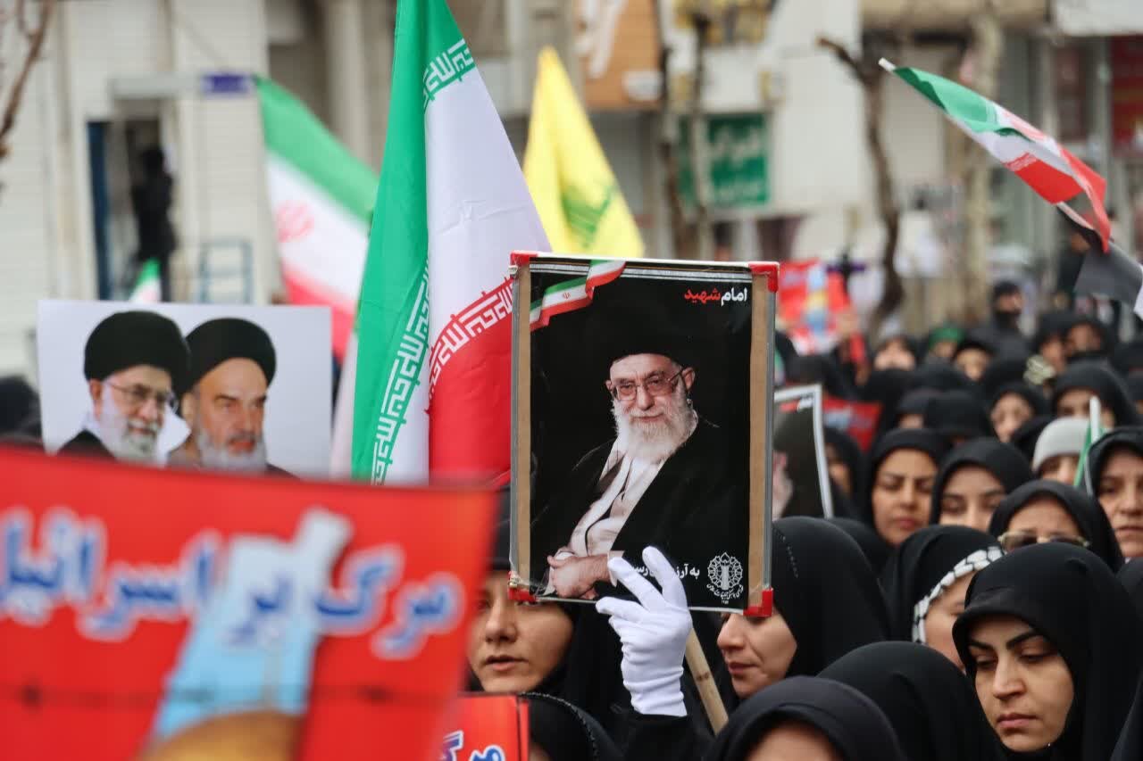 حضور با شکوه مردم البرز زیر بارش برف، باران و جنگنده های متجاوز+ تصاویر و ویدیو