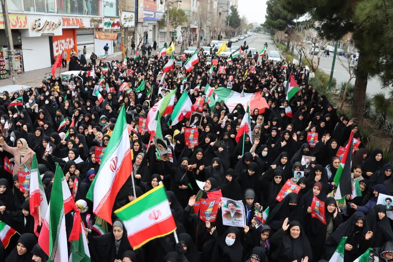 حضور با شکوه مردم البرز زیر بارش برف، باران و جنگنده های متجاوز+ تصاویر و ویدیو