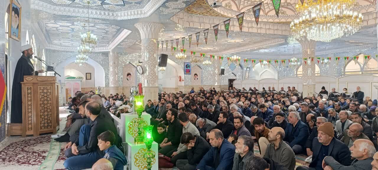 توجهی به حرفهای اختلافانگیز نکنید و در میدان بمانید/ هوشیار و با بصیرت در میدان بمانید