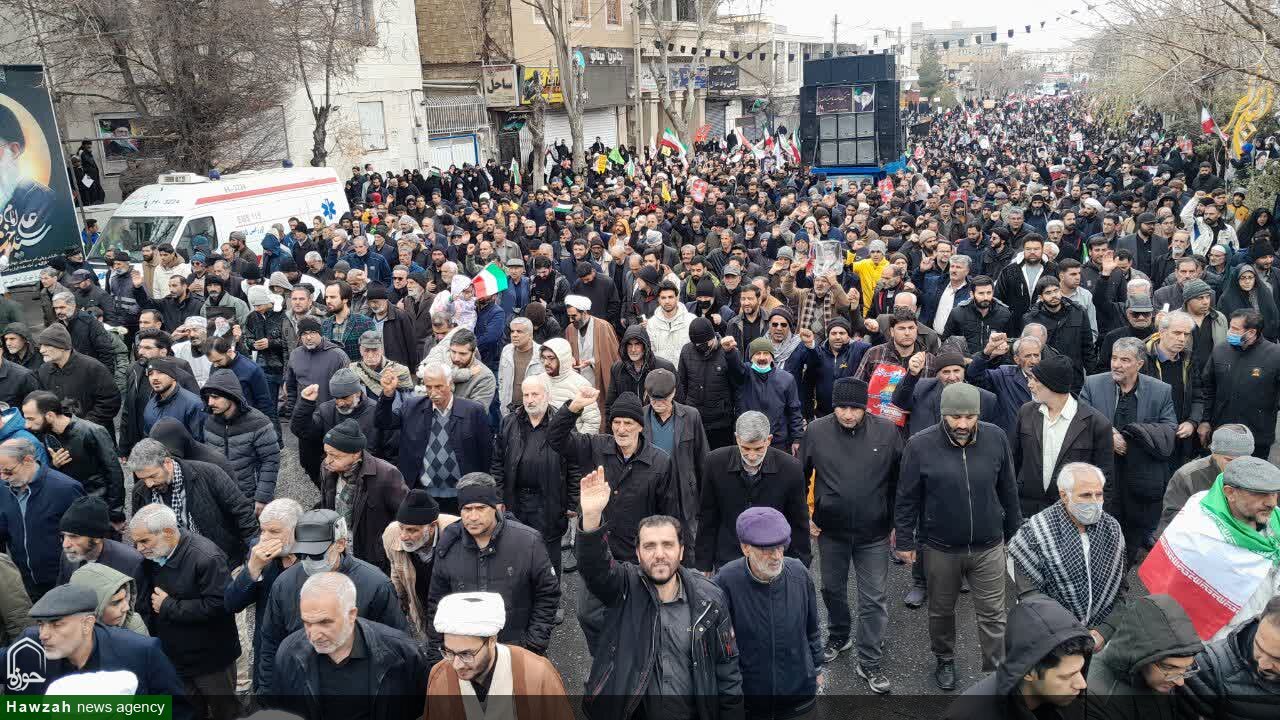 تصاویر / حضور کفن پوش روحانیون نهاوندی در روز جهانی قدس