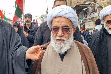 آیت‌الله شب زنده دار در راهپیمایی روز قدس شرکت کرد