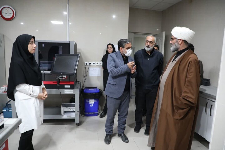 تصاویر/ پیوستن نماینده ولی‌فقیه در استان سمنان به پویش ملی «اهدای خون»