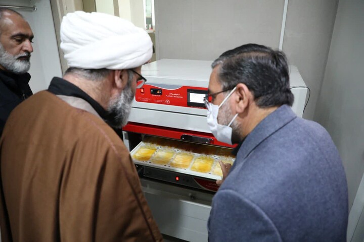 تصاویر/ پیوستن نماینده ولی‌فقیه در استان سمنان به پویش ملی «اهدای خون»