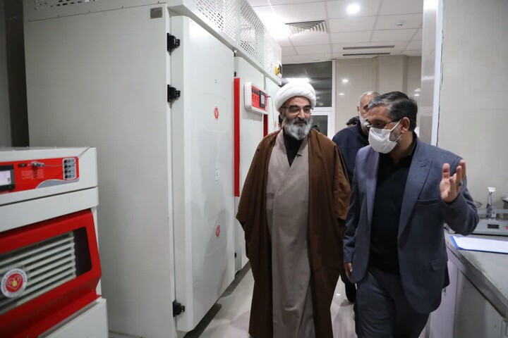 تصاویر/ پیوستن نماینده ولی‌فقیه در استان سمنان به پویش ملی «اهدای خون»