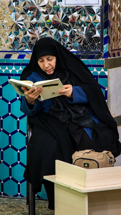 تصاویر/شب بیست و چهارم آیین جزء خوانی قرآن کریم به روش حفظ خوانی در نجف ایران